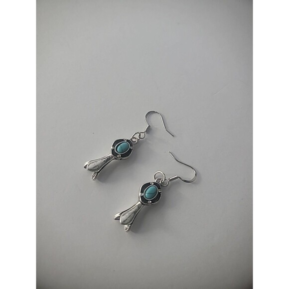 New Handmade Earrings Pierced Hook Drop Dangle Silver Tone Blue Stone Jewelry - Picture 8 of 10